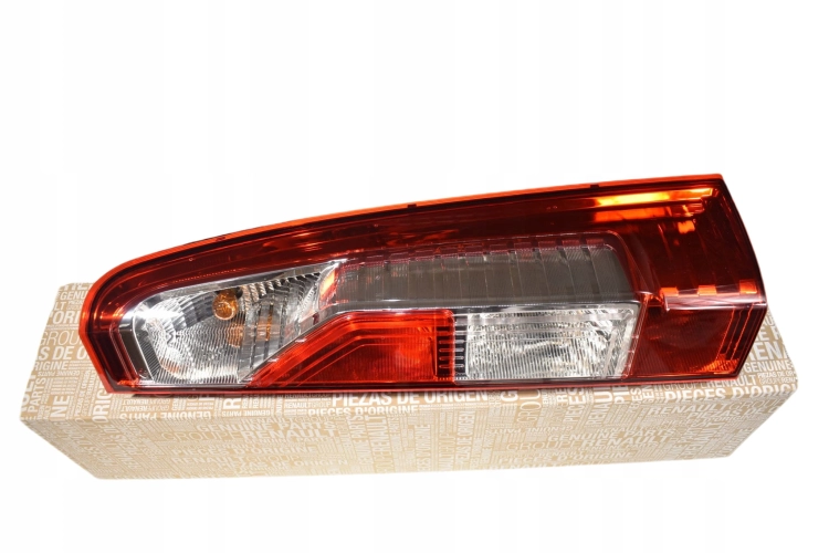 LAMPA-PRAWY-TYL-MASTER-III-3-265500023R-Producent-czesci-Renault-OE.jpg