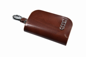 ETUI NA KLUCZYK BRELOK AUDI brąz