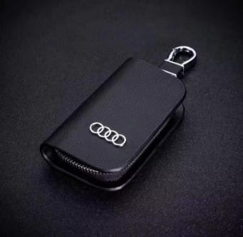 ETUI AUDI.jpg