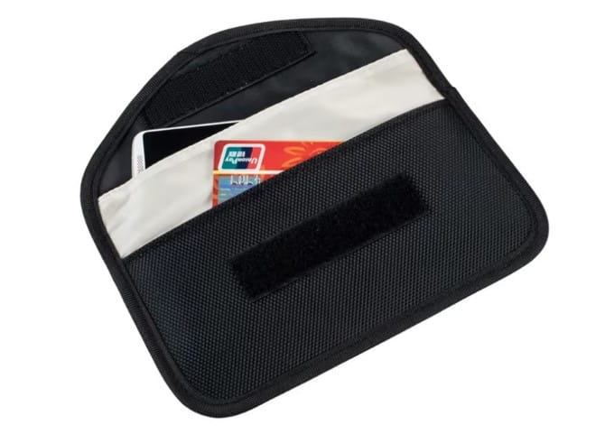 ETUI 5.jpg