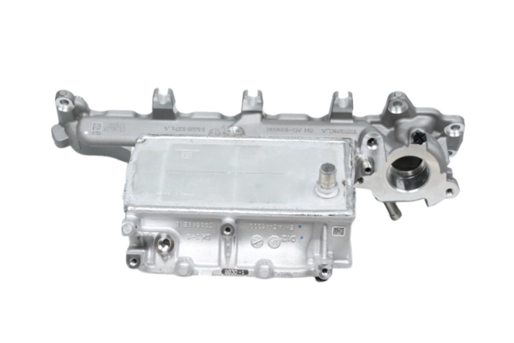 Kolektor ssący z intercoolerem wodnym Renault Trafic III 2.0 dCi - widok ogólny.jpg