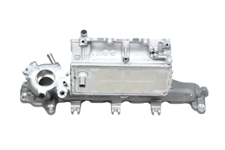 Oryginalny kolektor dolotowy z chłodnicą wodną Renault 2.0 dCi - numer fabryczny OEM 140014374R.jpg